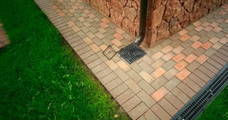 Отмостка вокруг дома цена за м2 работа - залить отмостку в Владимире по выгодной стоимости от 1369 руб/м2